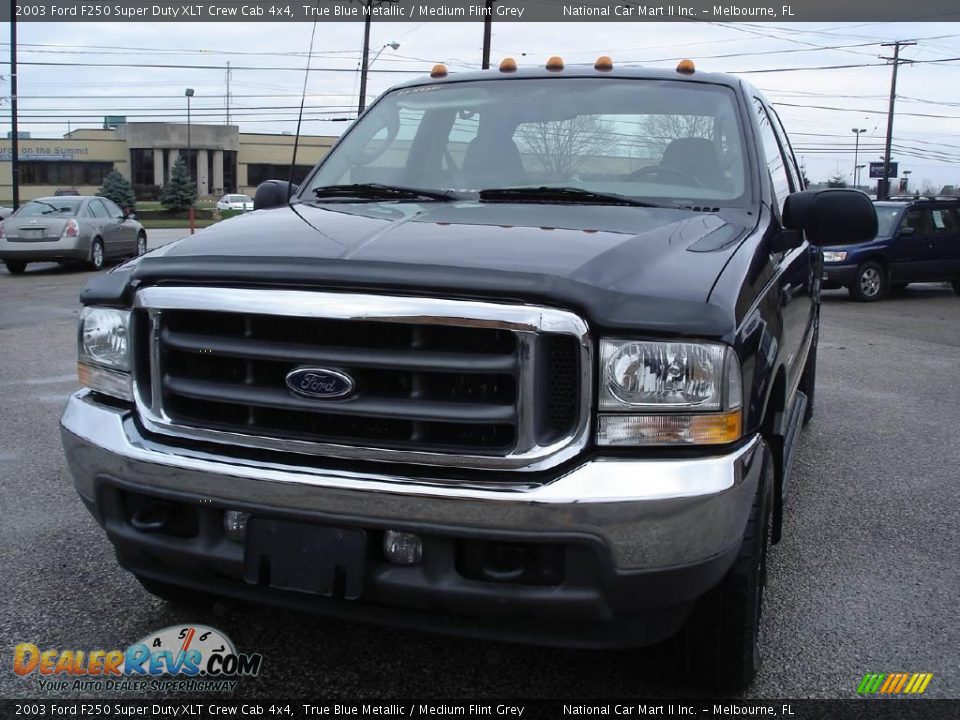 2003 Ford F250 Super Duty XLT Crew Cab 4x4 True Blue Metallic / Medium Flint Grey Photo #2