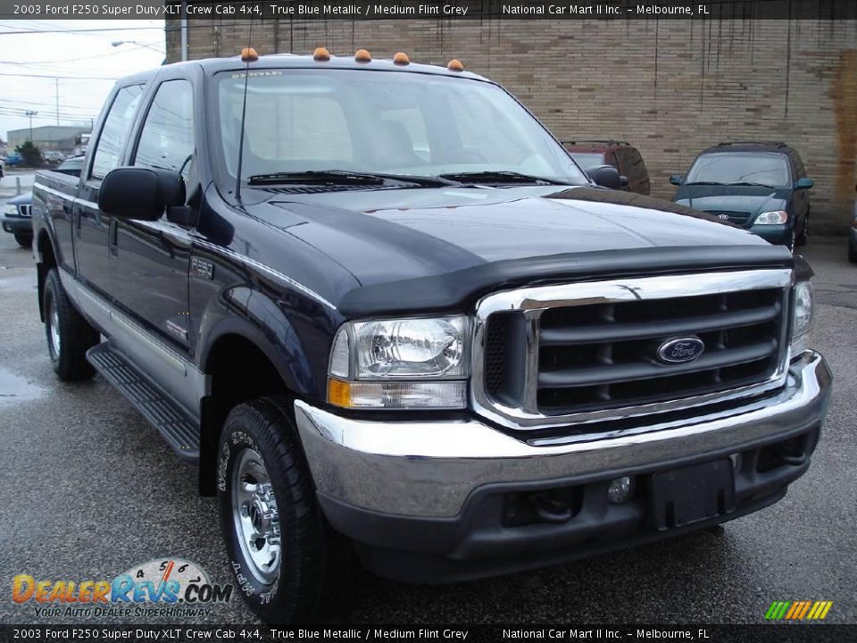 2003 Ford F250 Super Duty XLT Crew Cab 4x4 True Blue Metallic / Medium Flint Grey Photo #3