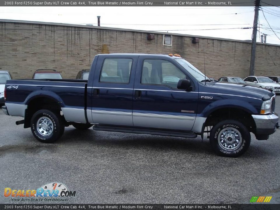 2003 Ford F250 Super Duty XLT Crew Cab 4x4 True Blue Metallic / Medium Flint Grey Photo #4