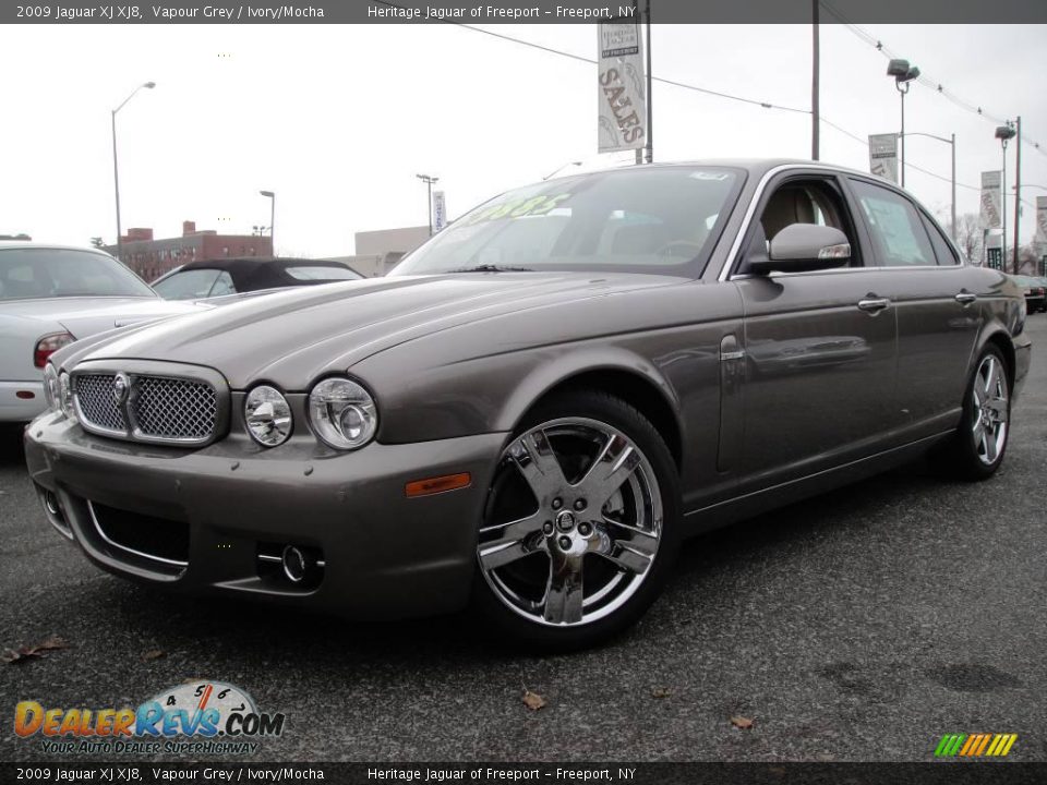 2009 Jaguar XJ XJ8 Vapour Grey / Ivory/Mocha Photo #1