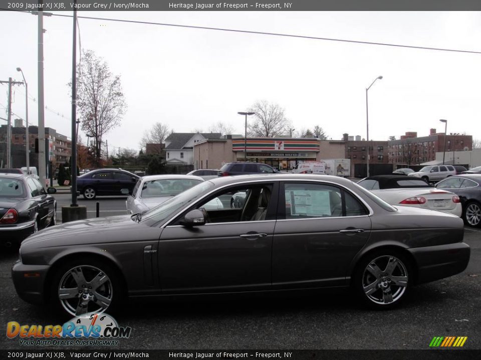 2009 Jaguar XJ XJ8 Vapour Grey / Ivory/Mocha Photo #3