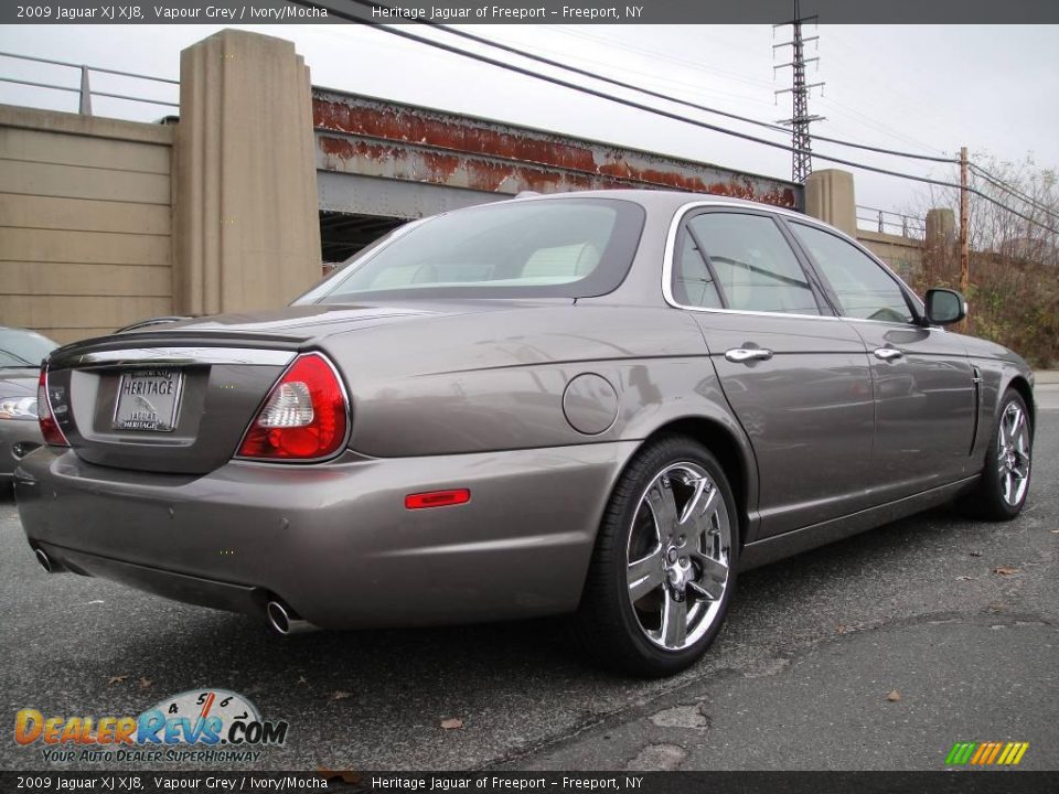 2009 Jaguar XJ XJ8 Vapour Grey / Ivory/Mocha Photo #6