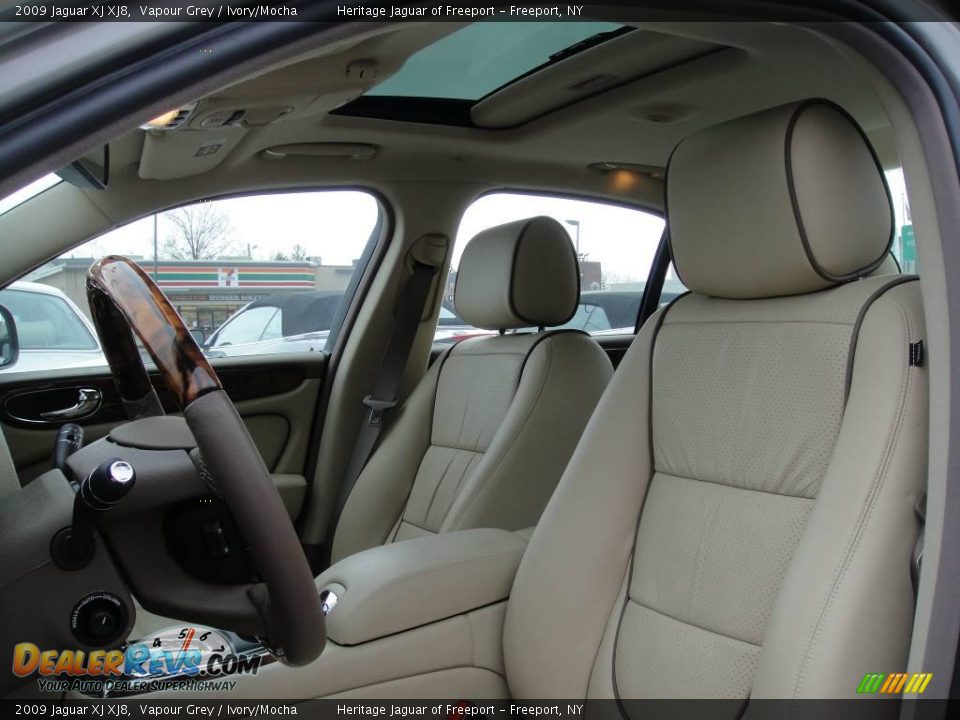 2009 Jaguar XJ XJ8 Vapour Grey / Ivory/Mocha Photo #12