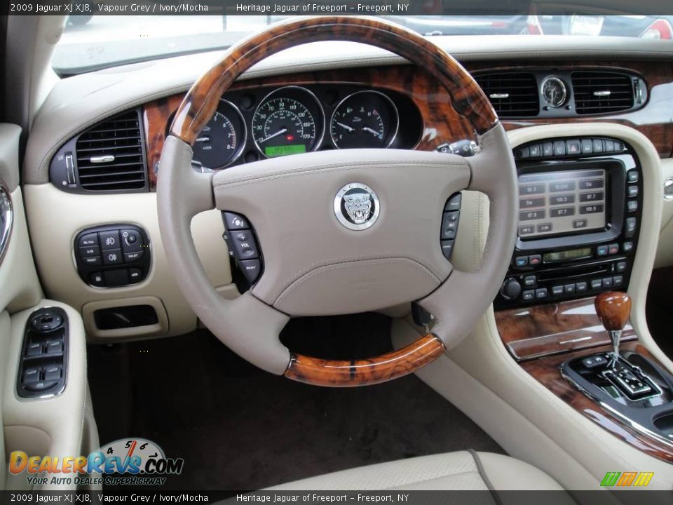 2009 Jaguar XJ XJ8 Vapour Grey / Ivory/Mocha Photo #15