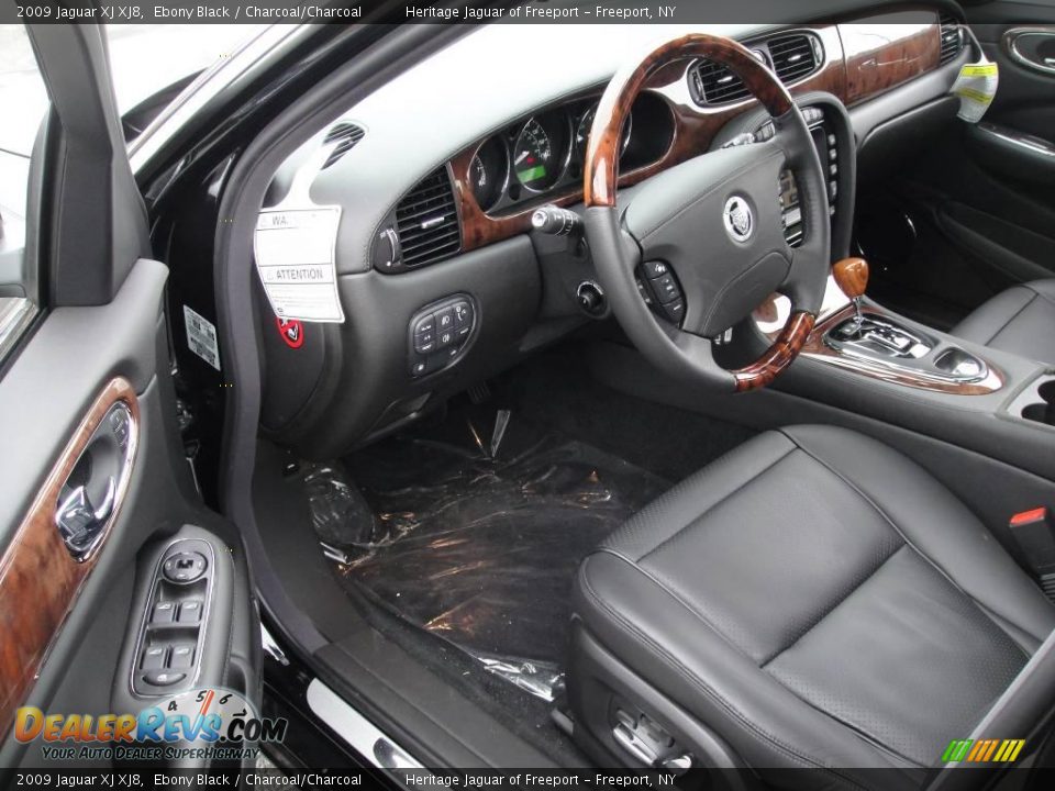 2009 Jaguar XJ XJ8 Ebony Black / Charcoal/Charcoal Photo #15