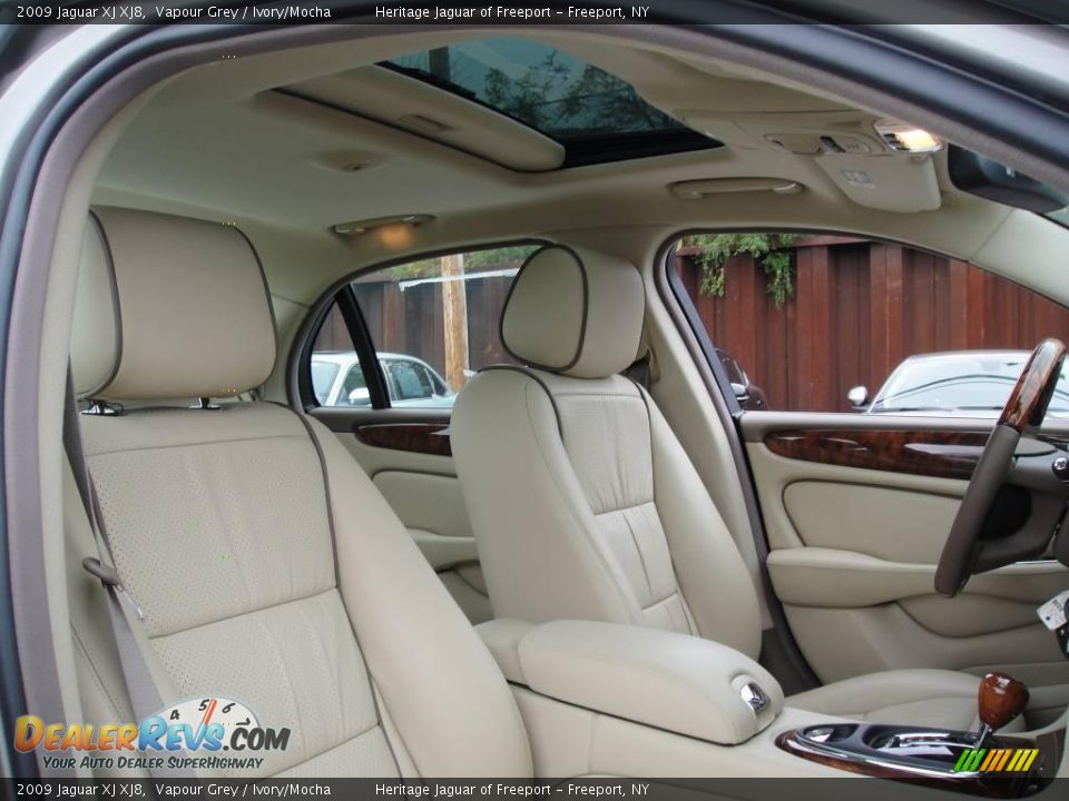 2009 Jaguar XJ XJ8 Vapour Grey / Ivory/Mocha Photo #26