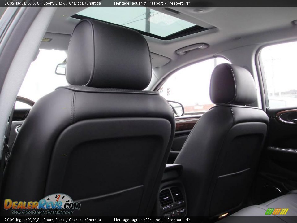 2009 Jaguar XJ XJ8 Ebony Black / Charcoal/Charcoal Photo #20