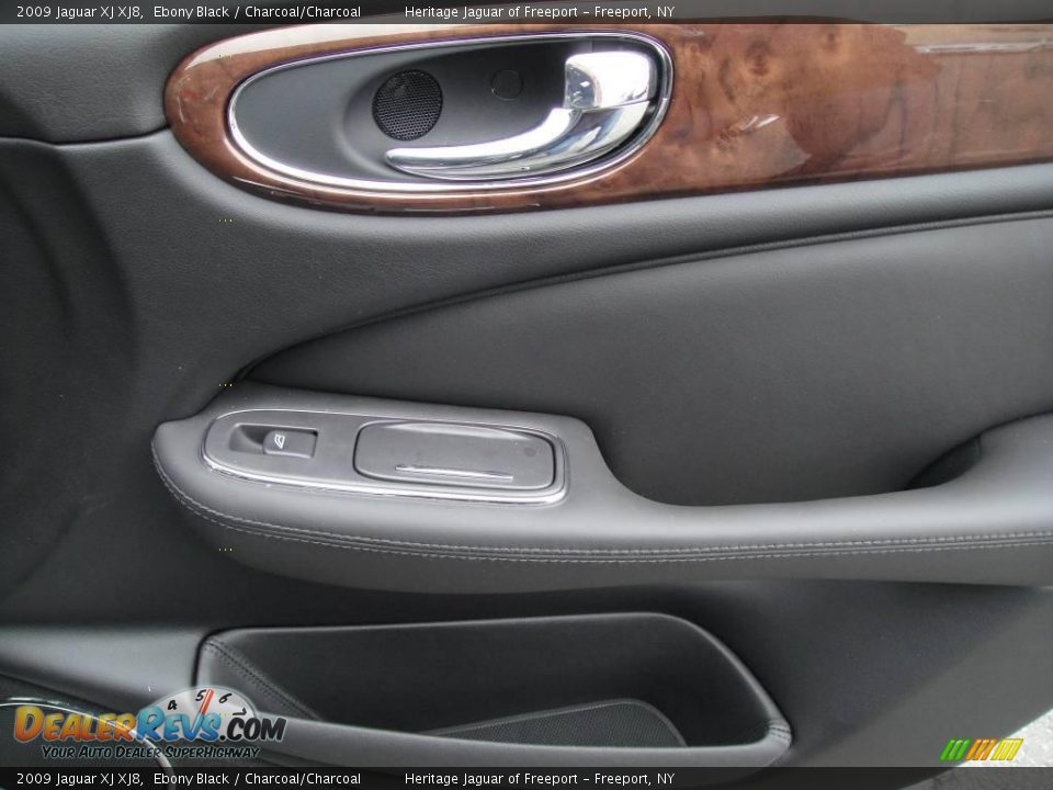 2009 Jaguar XJ XJ8 Ebony Black / Charcoal/Charcoal Photo #26