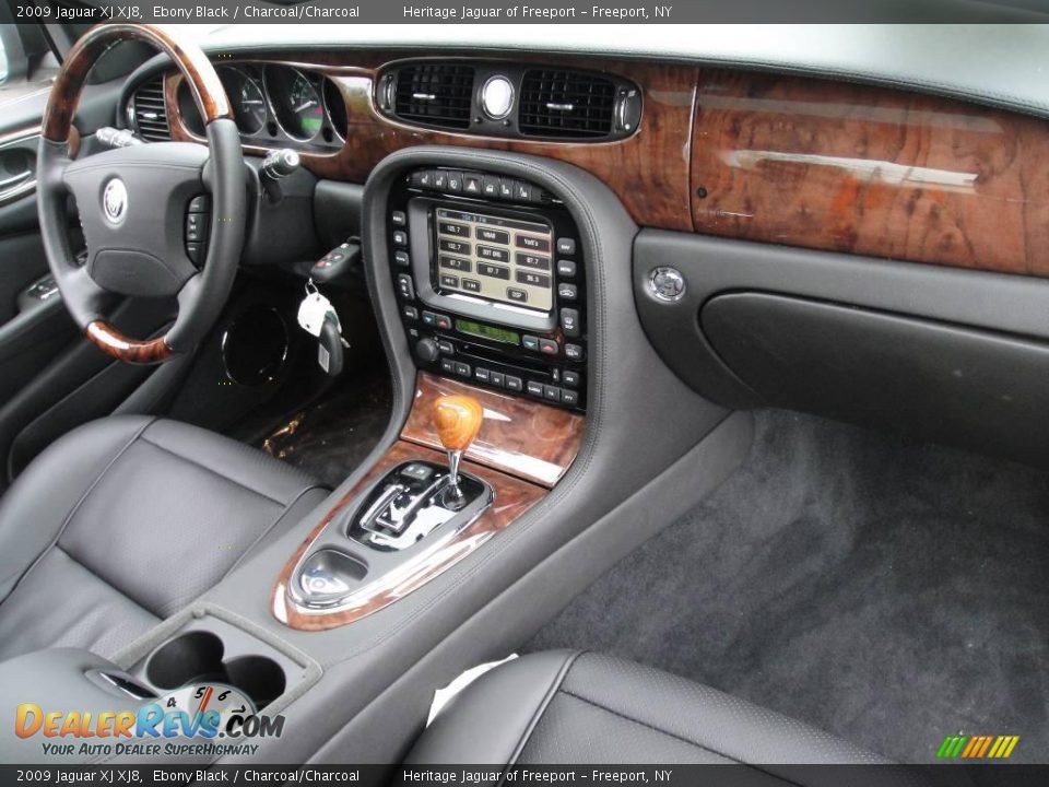 2009 Jaguar XJ XJ8 Ebony Black / Charcoal/Charcoal Photo #29