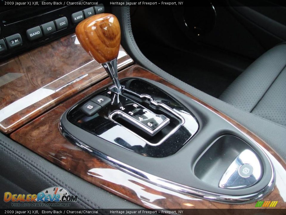 2009 Jaguar XJ XJ8 Ebony Black / Charcoal/Charcoal Photo #34