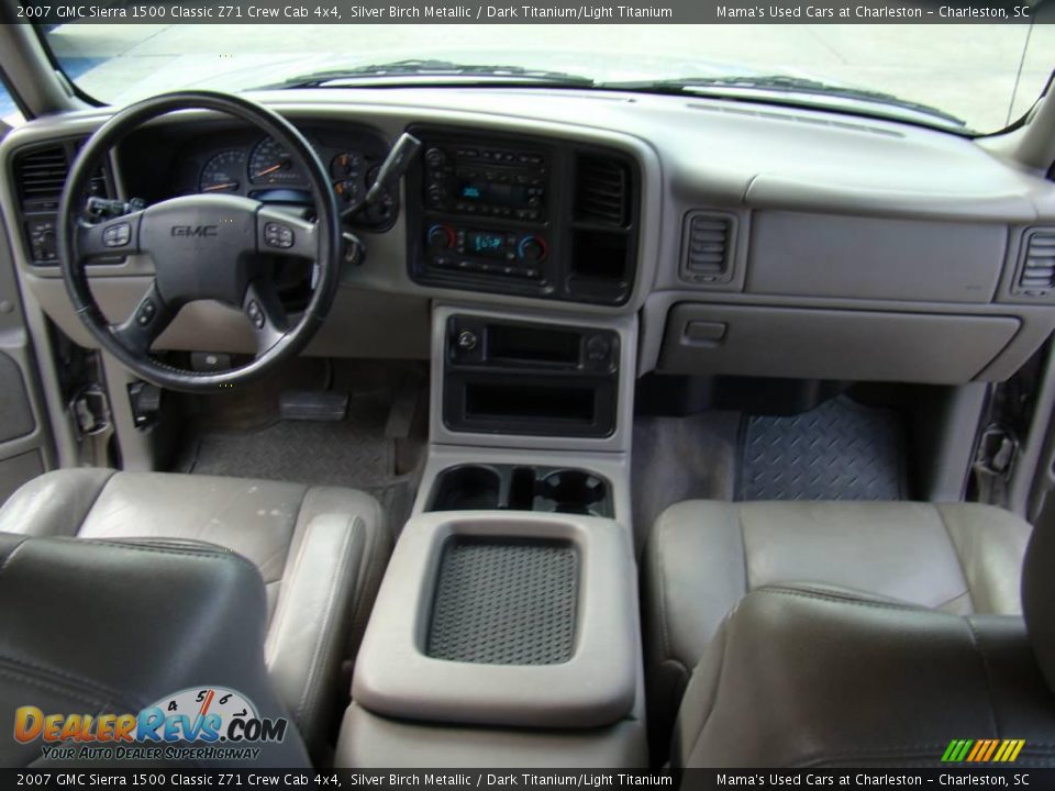 2007 GMC Sierra 1500 Classic Z71 Crew Cab 4x4 Silver Birch Metallic / Dark Titanium/Light Titanium Photo #16