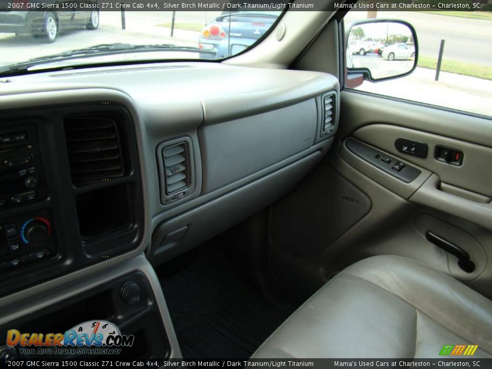 2007 GMC Sierra 1500 Classic Z71 Crew Cab 4x4 Silver Birch Metallic / Dark Titanium/Light Titanium Photo #18