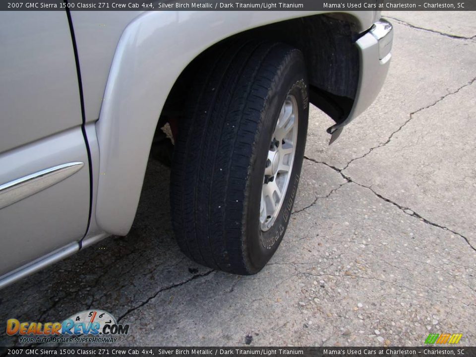 2007 GMC Sierra 1500 Classic Z71 Crew Cab 4x4 Silver Birch Metallic / Dark Titanium/Light Titanium Photo #25