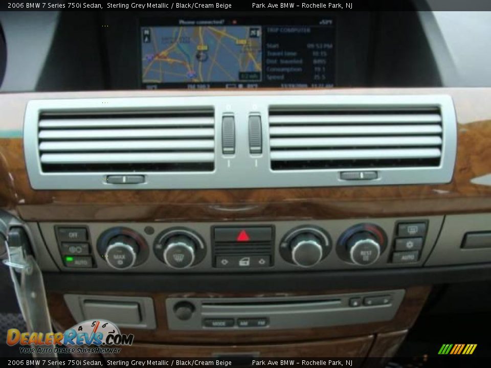 2006 BMW 7 Series 750i Sedan Sterling Grey Metallic / Black/Cream Beige Photo #15