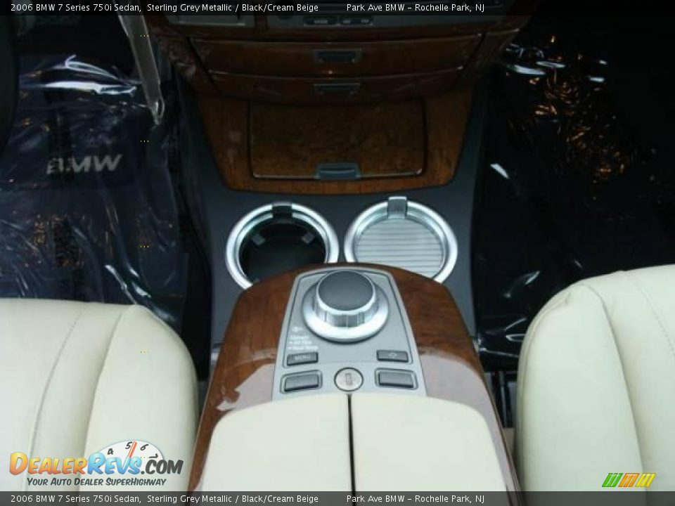 2006 BMW 7 Series 750i Sedan Sterling Grey Metallic / Black/Cream Beige Photo #16