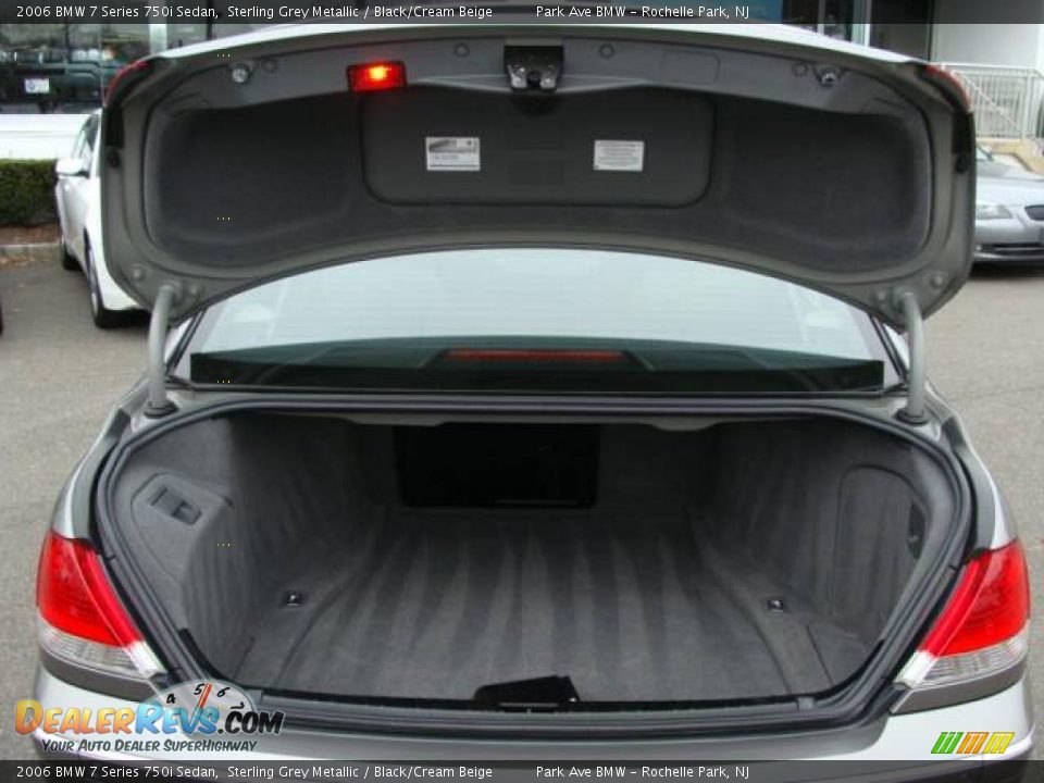 2006 BMW 7 Series 750i Sedan Sterling Grey Metallic / Black/Cream Beige Photo #18