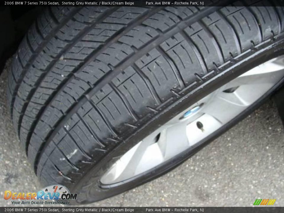 2006 BMW 7 Series 750i Sedan Sterling Grey Metallic / Black/Cream Beige Photo #24