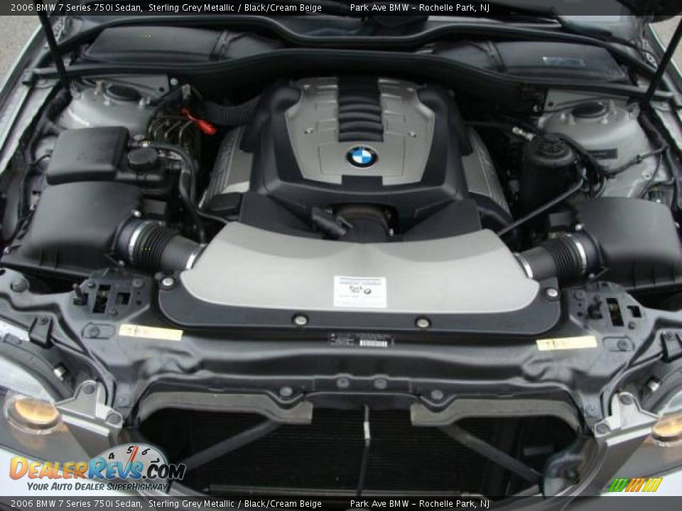 2006 BMW 7 Series 750i Sedan Sterling Grey Metallic / Black/Cream Beige Photo #25