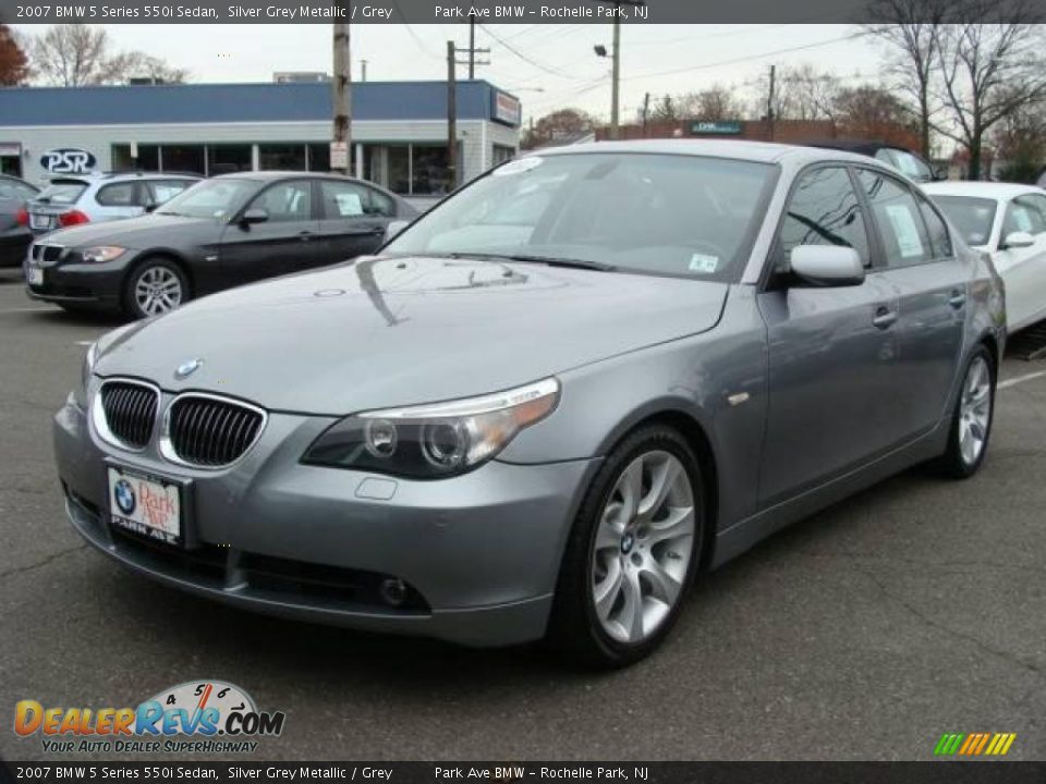 2007 BMW 5 Series 550i Sedan Silver Grey Metallic / Grey Photo #4