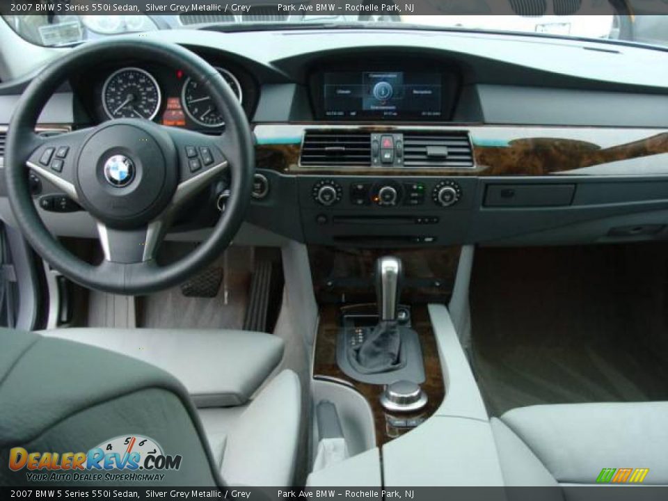 2007 BMW 5 Series 550i Sedan Silver Grey Metallic / Grey Photo #12