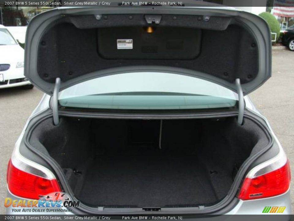 2007 BMW 5 Series 550i Sedan Silver Grey Metallic / Grey Photo #18