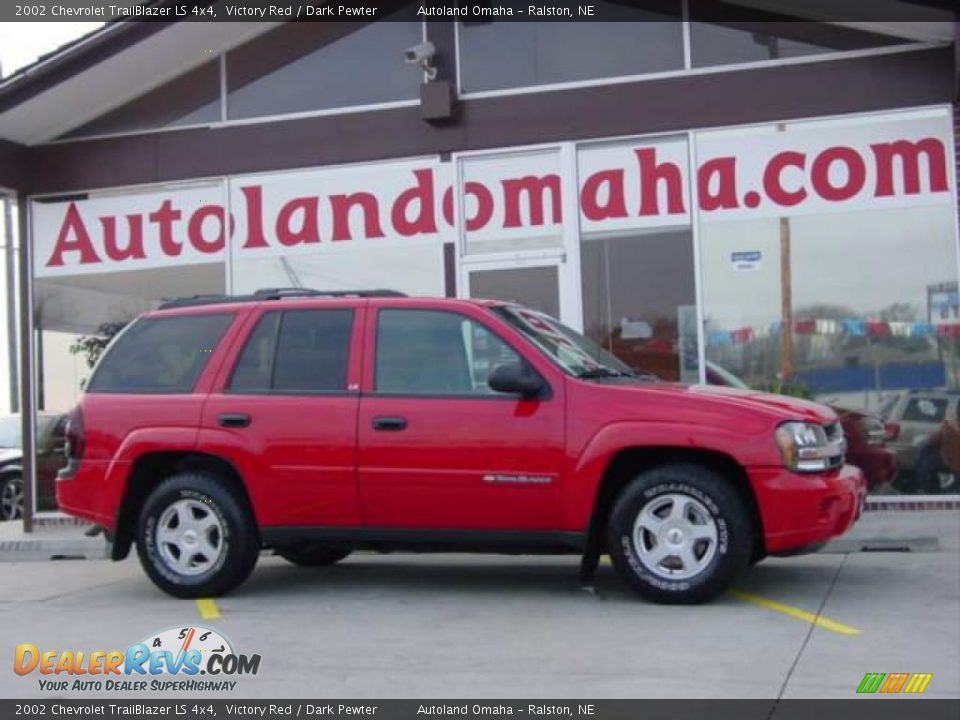 2002 Chevrolet TrailBlazer LS 4x4 Victory Red / Dark Pewter Photo #1