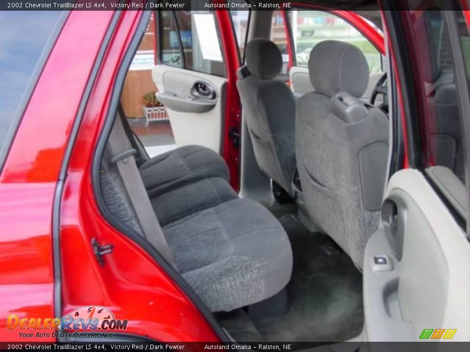2002 Chevrolet TrailBlazer LS 4x4 Victory Red / Dark Pewter Photo #7