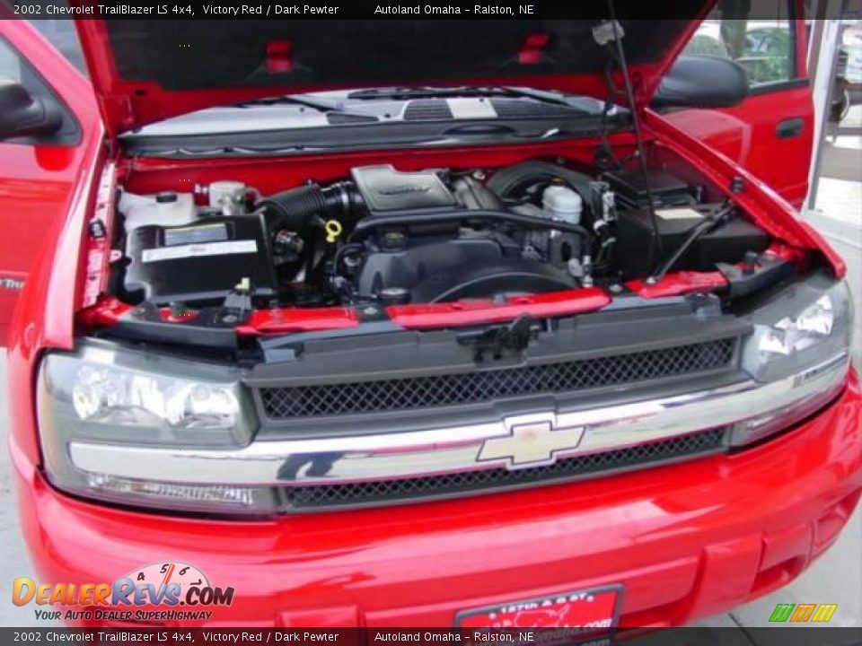 2002 Chevrolet TrailBlazer LS 4x4 Victory Red / Dark Pewter Photo #12
