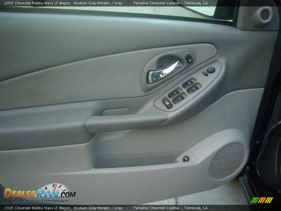 2005 Chevrolet Malibu Maxx LS Wagon Medium Gray Metallic / Gray Photo #15