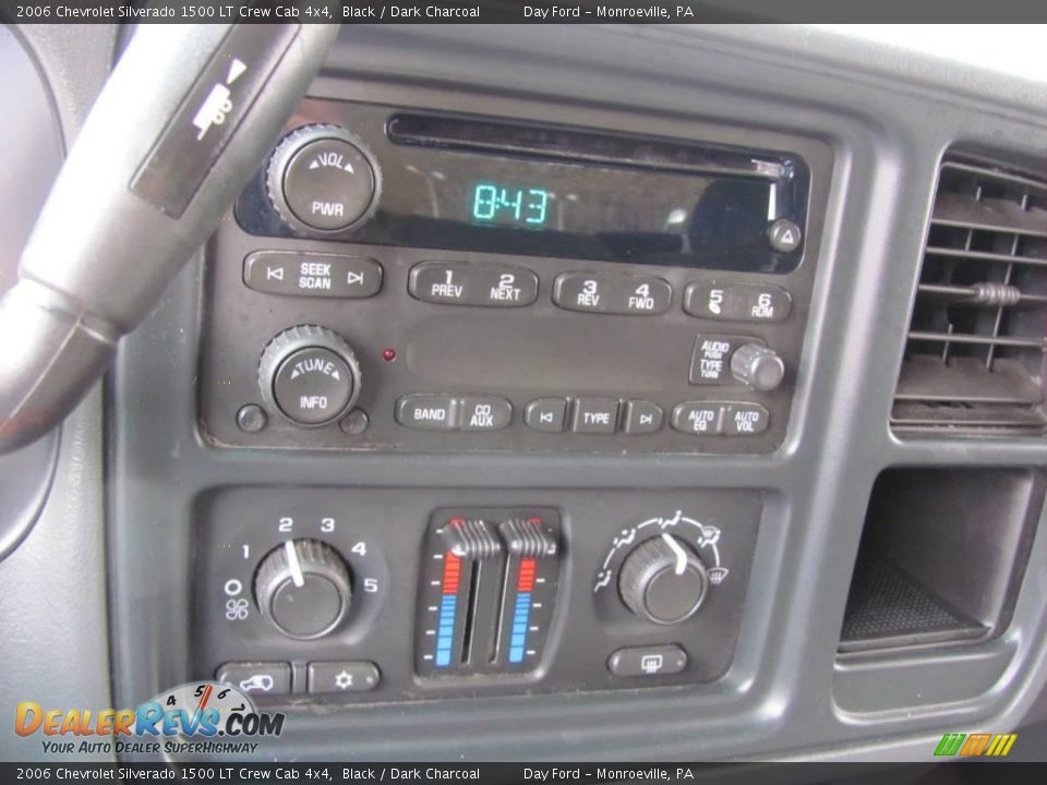 2006 Chevrolet Silverado 1500 LT Crew Cab 4x4 Black / Dark Charcoal Photo #10