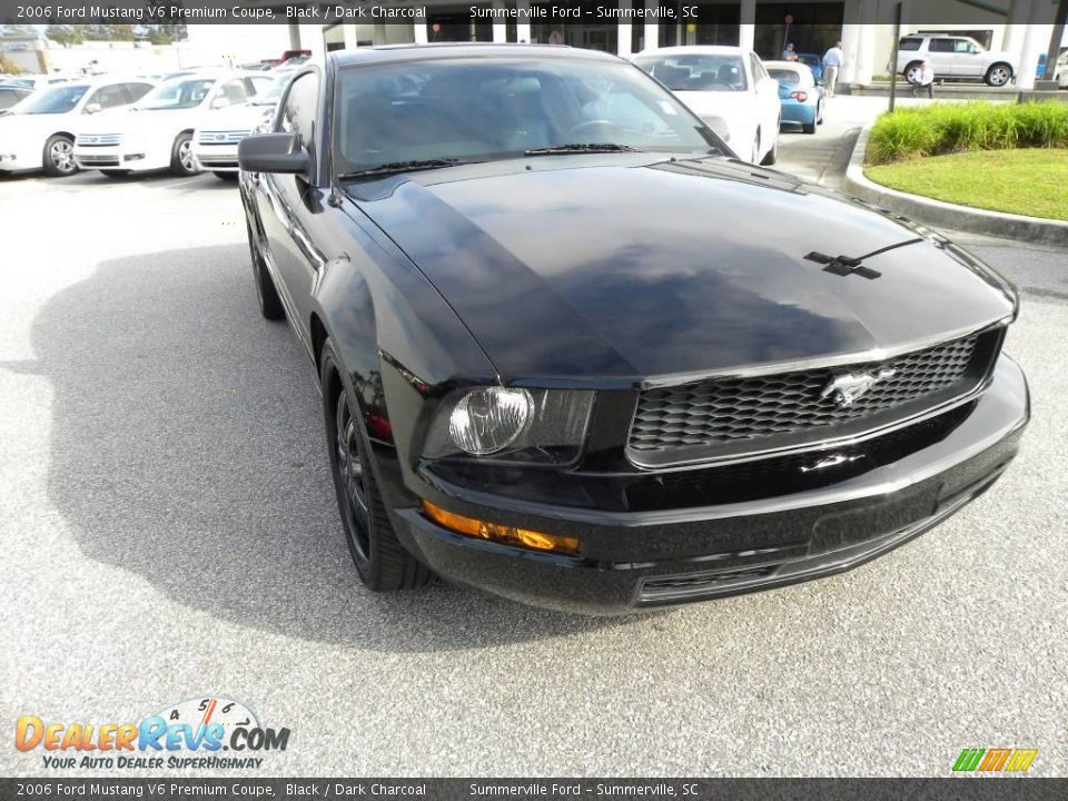 2006 Ford Mustang V6 Premium Coupe Black / Dark Charcoal Photo #1