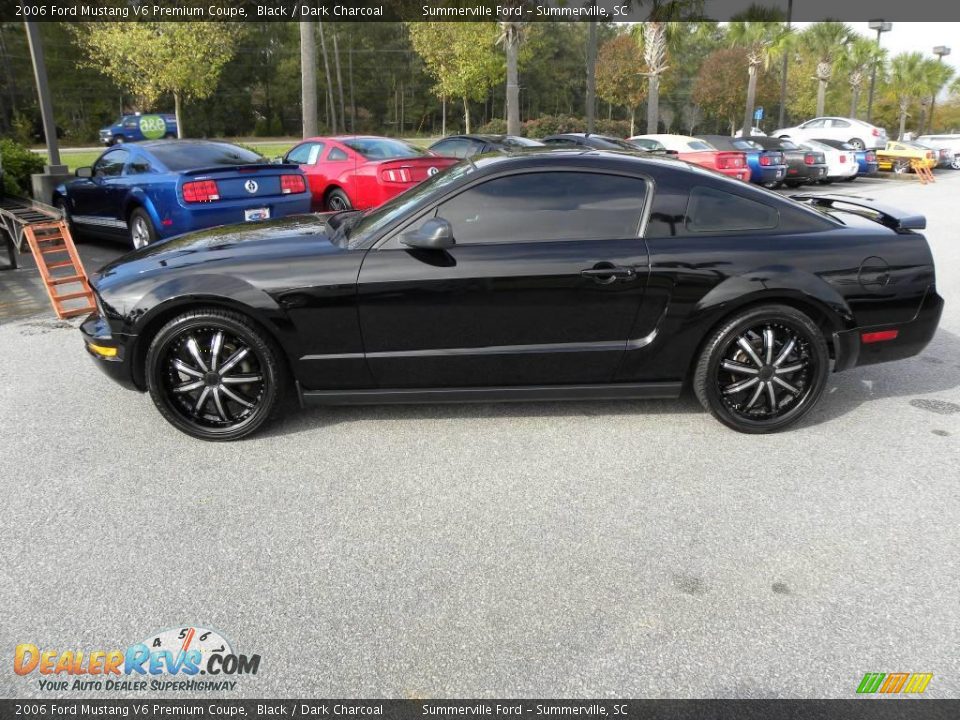 2006 Ford Mustang V6 Premium Coupe Black / Dark Charcoal Photo #2