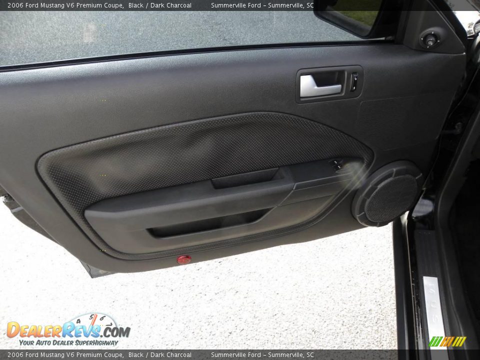 2006 Ford Mustang V6 Premium Coupe Black / Dark Charcoal Photo #6