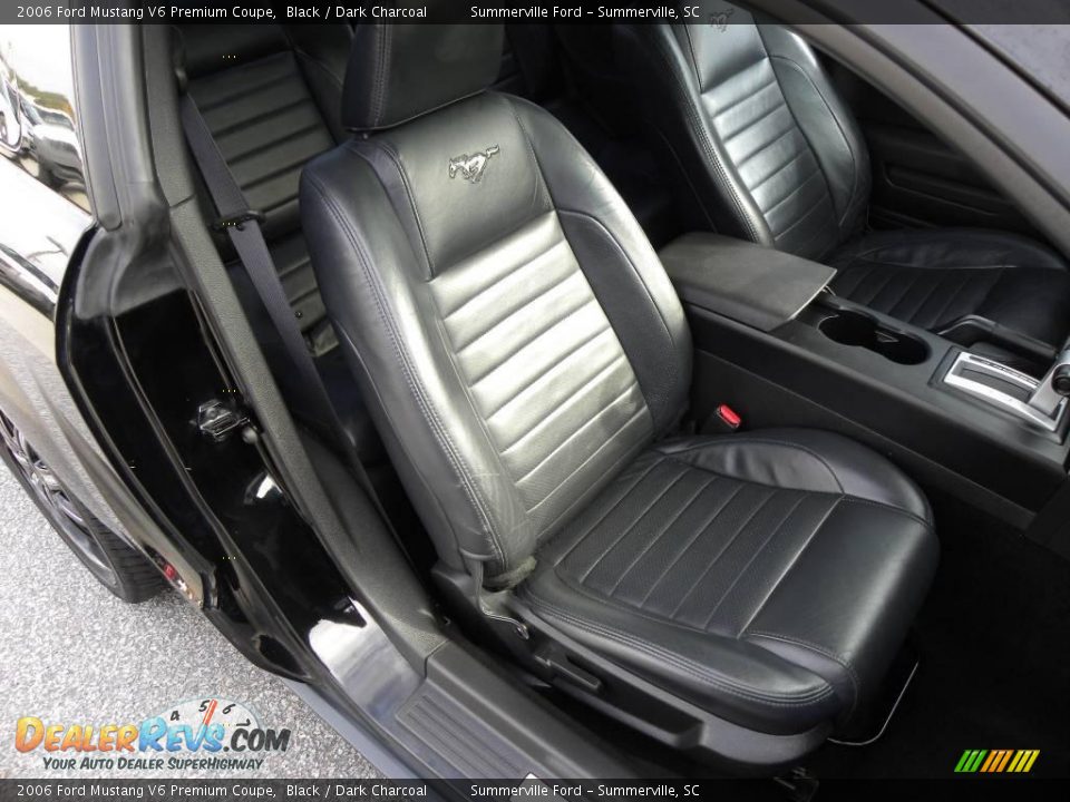 2006 Ford Mustang V6 Premium Coupe Black / Dark Charcoal Photo #8