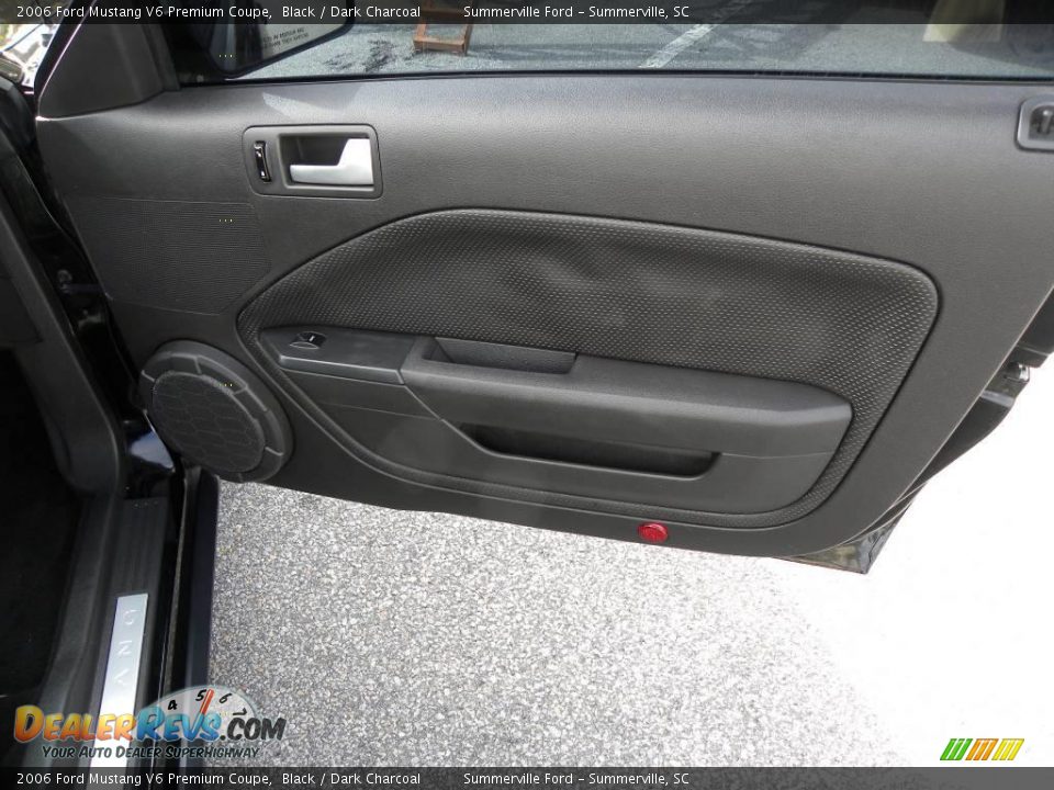 2006 Ford Mustang V6 Premium Coupe Black / Dark Charcoal Photo #9
