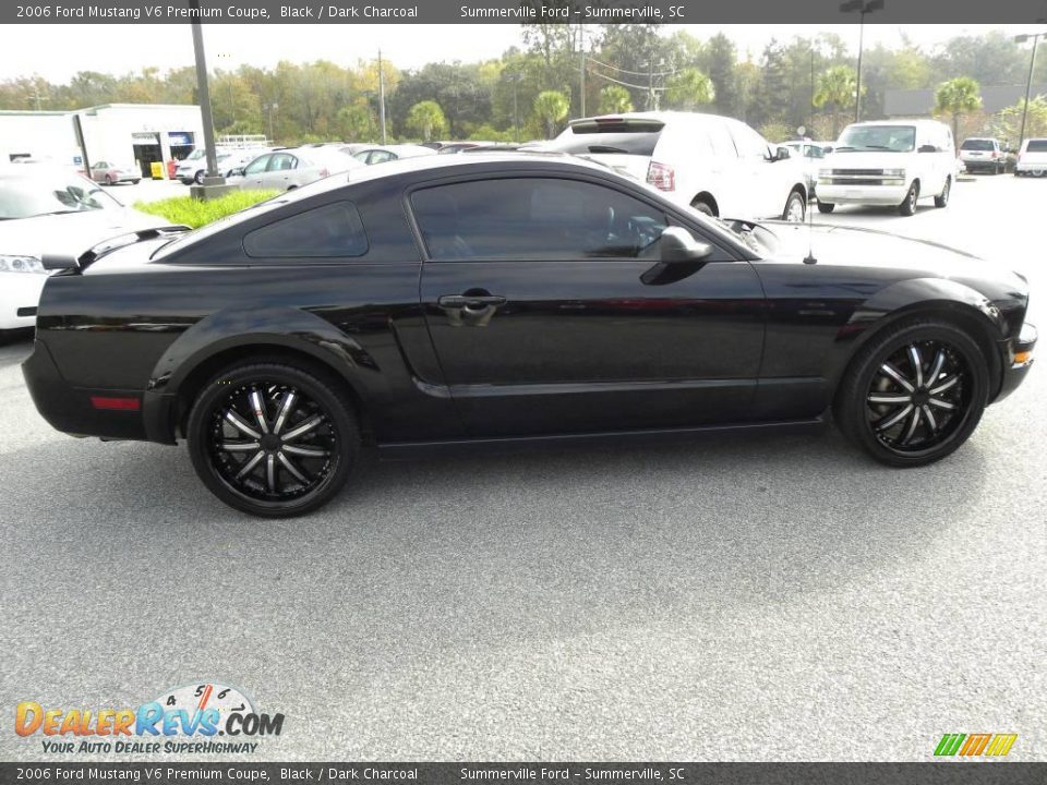2006 Ford Mustang V6 Premium Coupe Black / Dark Charcoal Photo #10