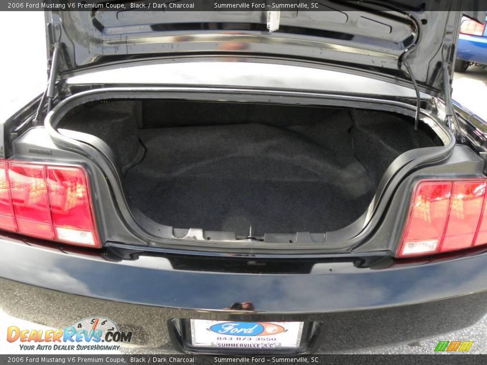 2006 Ford Mustang V6 Premium Coupe Black / Dark Charcoal Photo #12