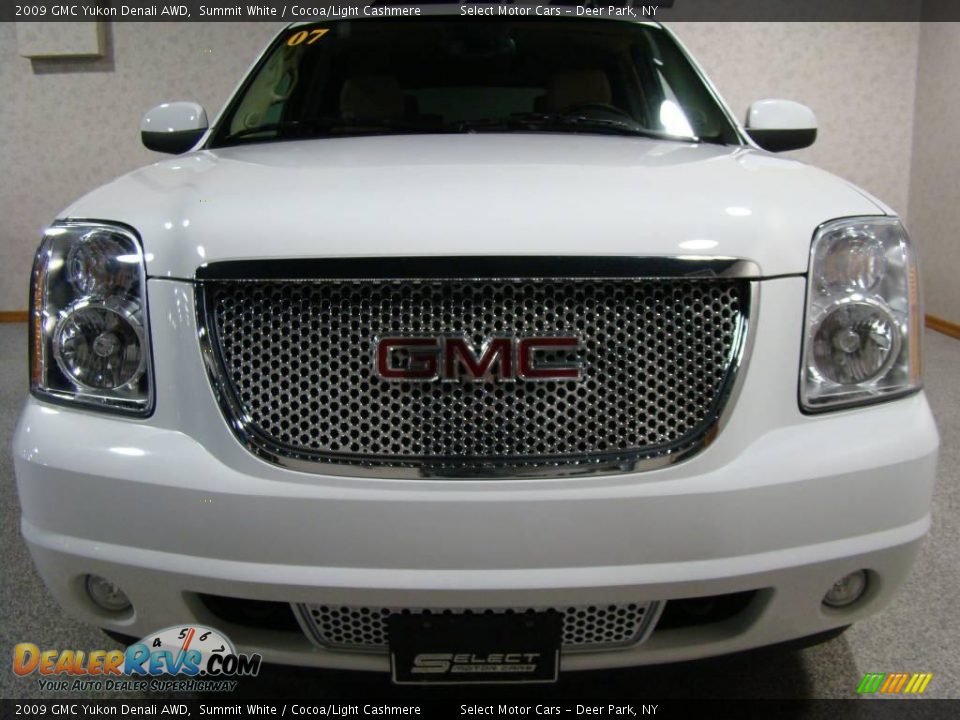 2009 GMC Yukon Denali AWD Summit White / Cocoa/Light Cashmere Photo #2