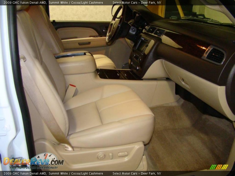 2009 GMC Yukon Denali AWD Summit White / Cocoa/Light Cashmere Photo #10