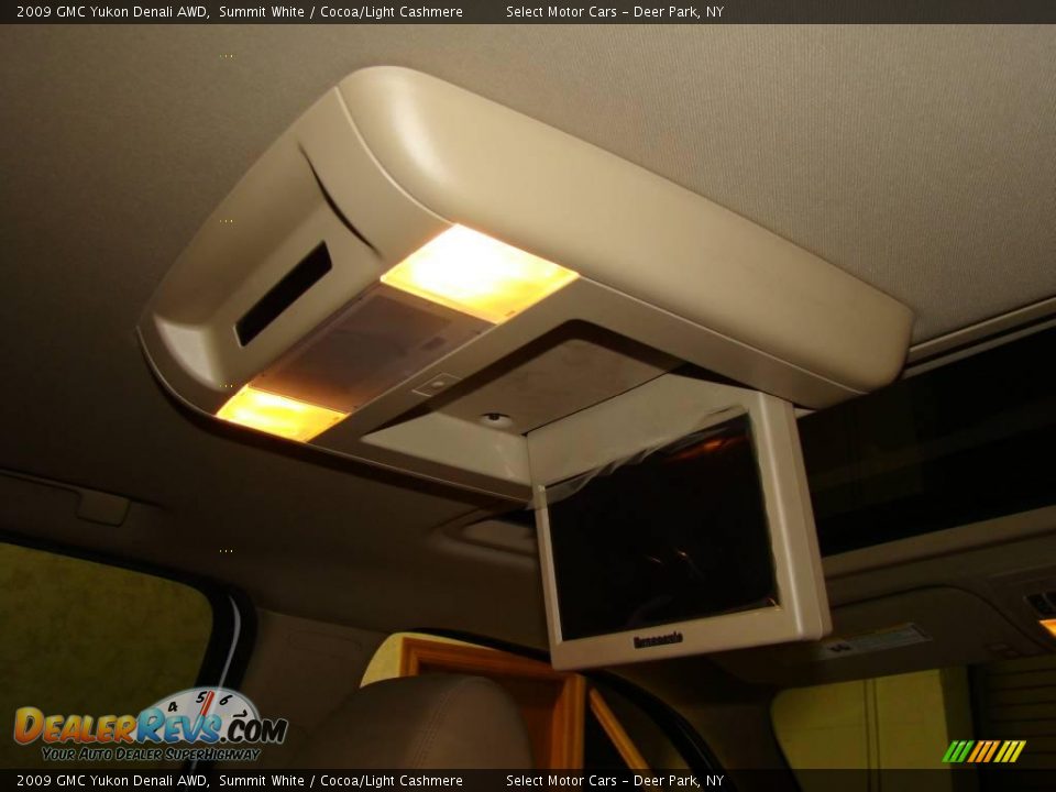 2009 GMC Yukon Denali AWD Summit White / Cocoa/Light Cashmere Photo #12
