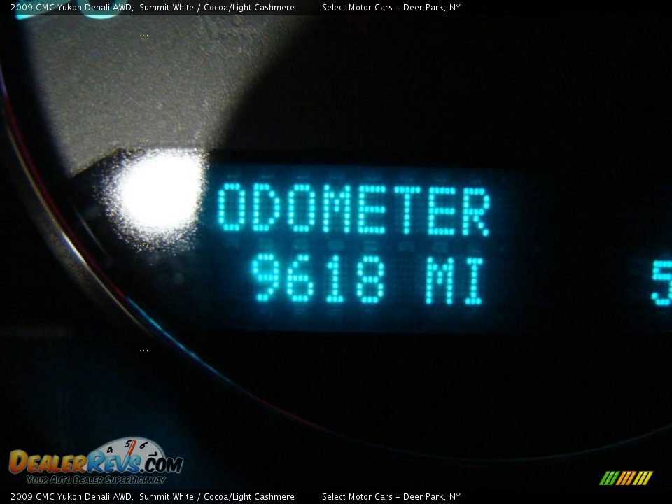 2009 GMC Yukon Denali AWD Summit White / Cocoa/Light Cashmere Photo #15