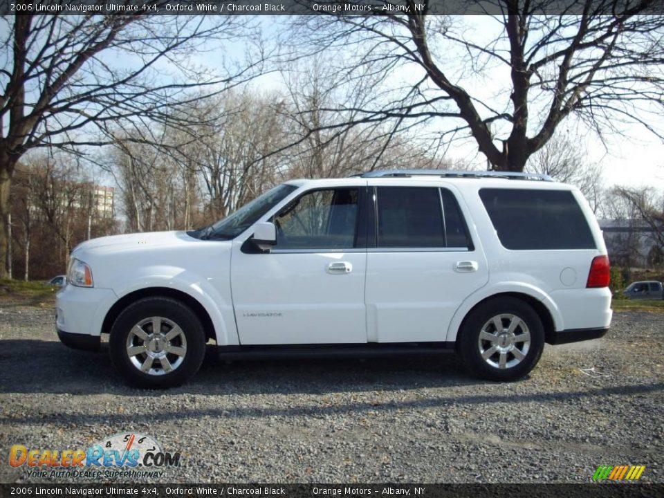 2006 Lincoln Navigator Ultimate 4x4 Oxford White / Charcoal Black Photo #1