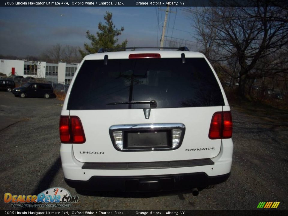 2006 Lincoln Navigator Ultimate 4x4 Oxford White / Charcoal Black Photo #4