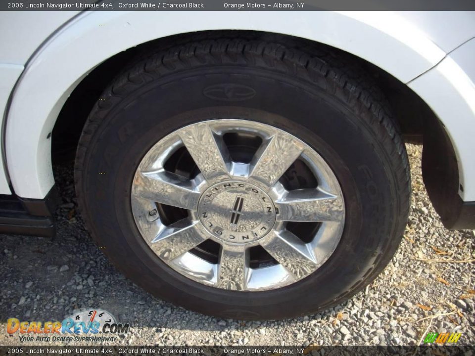2006 Lincoln Navigator Ultimate 4x4 Oxford White / Charcoal Black Photo #29