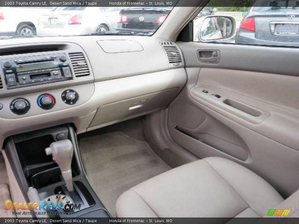2003 Toyota Camry LE Desert Sand Mica / Taupe Photo #16