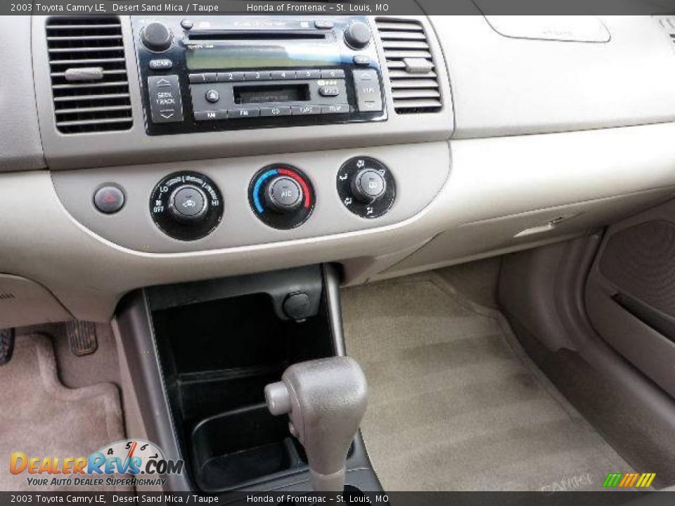2003 Toyota Camry LE Desert Sand Mica / Taupe Photo #23