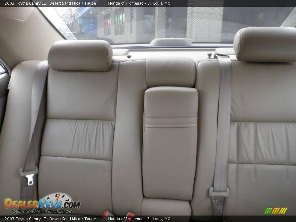 2003 Toyota Camry LE Desert Sand Mica / Taupe Photo #24