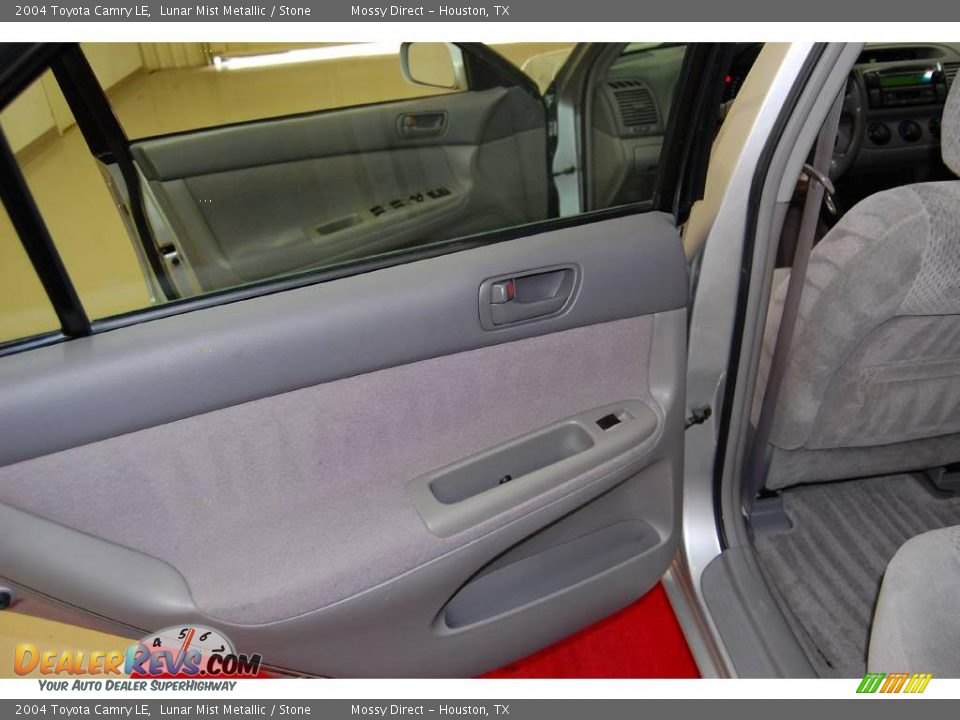 2004 Toyota Camry LE Lunar Mist Metallic / Stone Photo #12