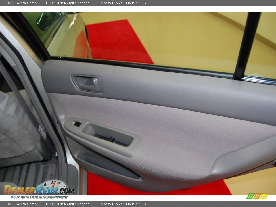 2004 Toyota Camry LE Lunar Mist Metallic / Stone Photo #15