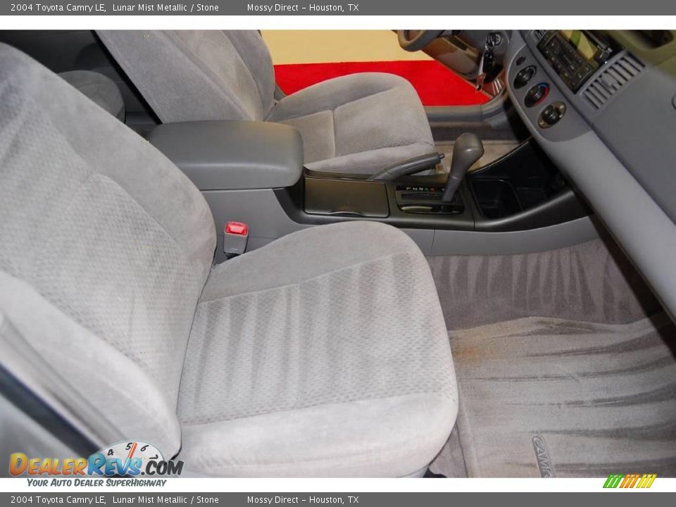 2004 Toyota Camry LE Lunar Mist Metallic / Stone Photo #18